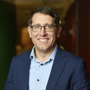 Dr Harvey Lander